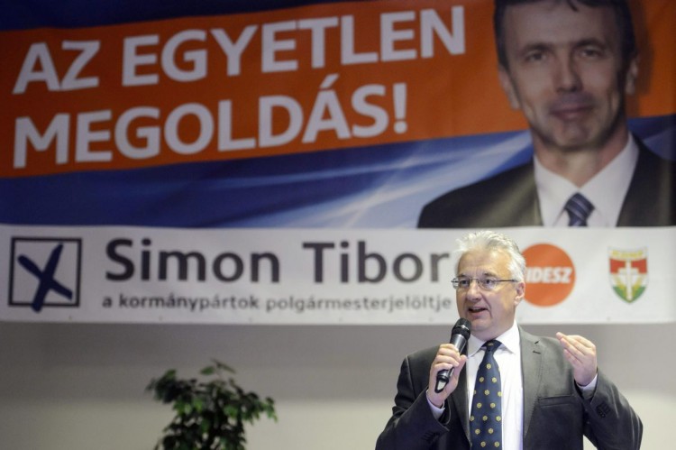 Semjén Zsolt miniszterelnök-helyettes, a Kereszténydemokrata Néppárt (KDNP) elnöke a kedd esti lakossági fórumon (MTI Fotó: Komka Péter)