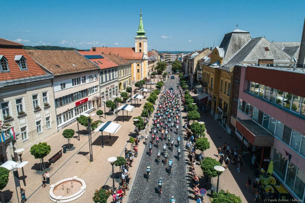 A 2019-es Tour de Hongrie balassagyarmati rajtja (Fotó: Tdh.hu/Vanik Zoltán)