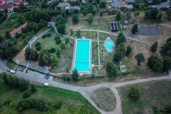 A pásztói strandfürdő (Forrás: dr. Becsó Károly országgyűlési képviselő | Facebook)