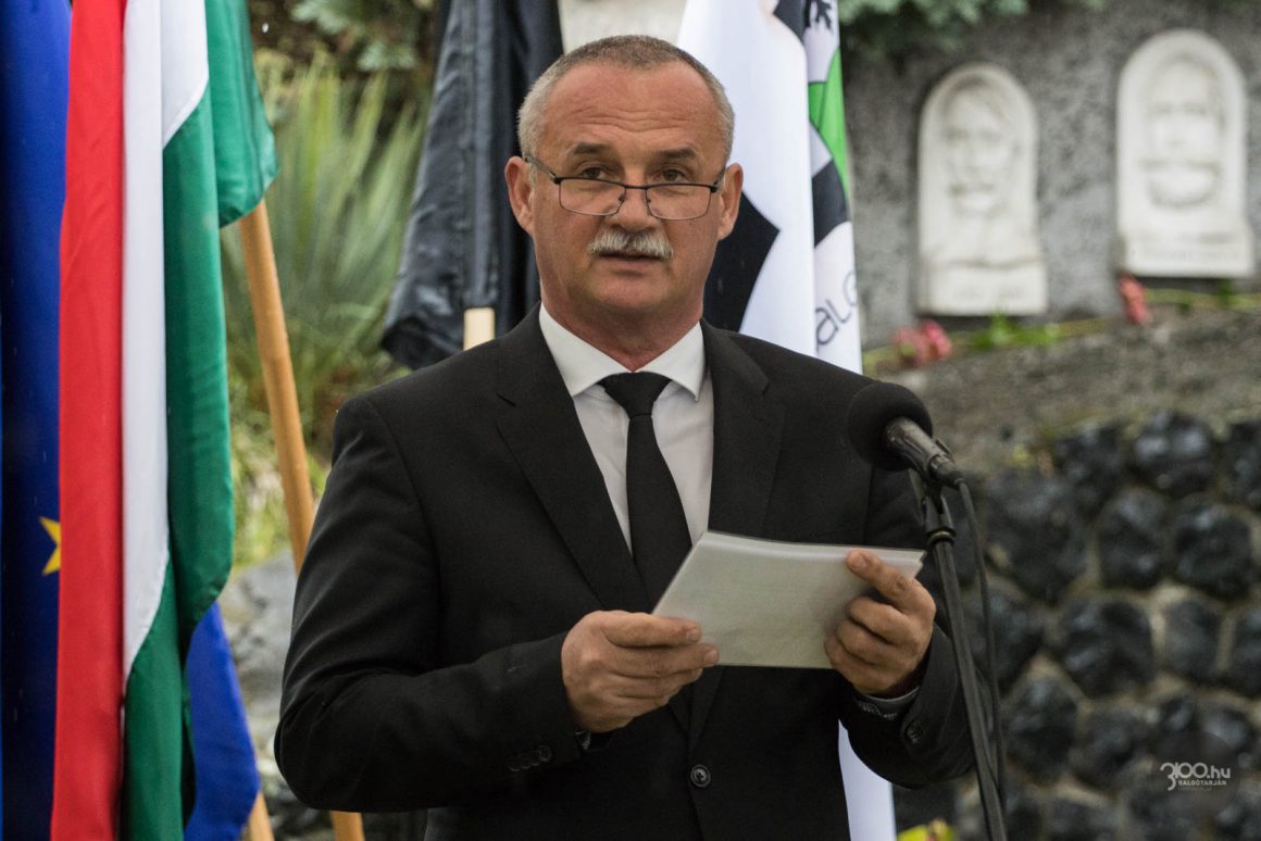 3100.hu Fotó: Fekete Zsolt polgármester az október 6-i salgótarjáni megemlékezésen