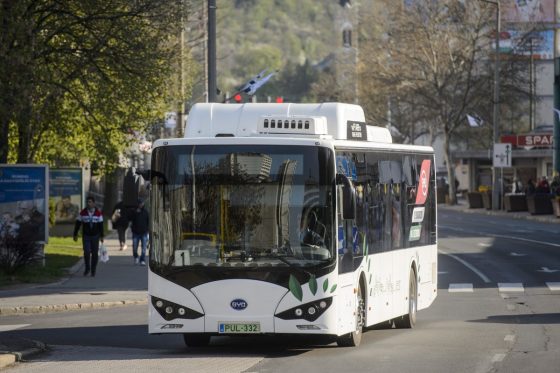 Elektromos autóbuszt állítottak forgalomba Salgótarjánban, 2019 tavaszán (Fotó: MTI/Komka Péter)