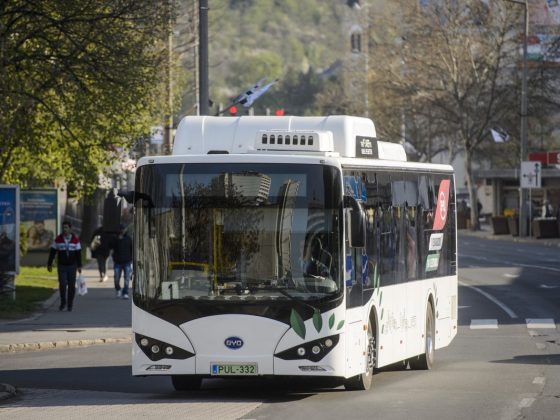 Elektromos autóbuszt állítottak forgalomba Salgótarjánban, 2019 tavaszán (Fotó: MTI/Komka Péter)