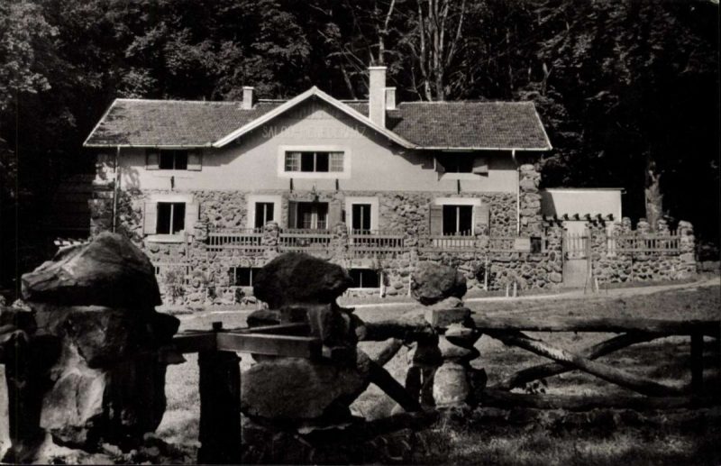 Egykoron a Salgó Menedékház, mely 1965-ben vette fel a Dornyay turistaház nevet (Kiemelt fotó forrása: Zempléni Múzeum képeslap-gyűjteménye)