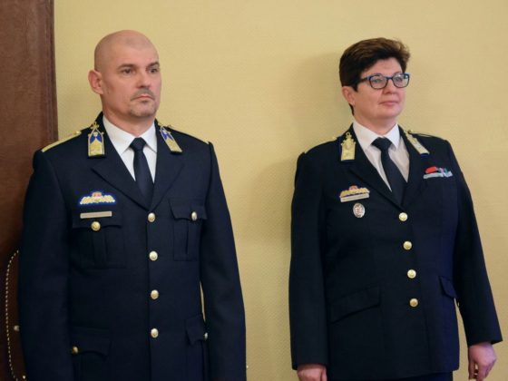 Zahorecz Sándor, a Nógrád Megyei Rendőr-főkapitányság rendészeti rendőrfőkapitány-helyettese és Somssich Gabriella, a Nógrád Megyei Rendőr-főkapitányság vezetője