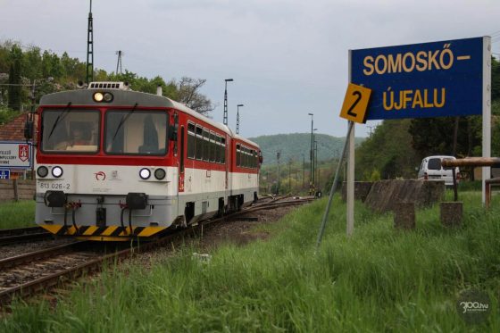 3100.hu archív fotó: Az utolsó menetrend szerinti személyvonat Somoskőújfaluról Fülekre, 2011. április 30-án