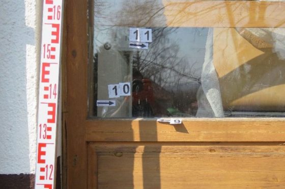 A fiú az ablakot kifeszítve jutott be a kállói postára (Fotó: Nógrád Megyei Rendőr-főkapitányság)