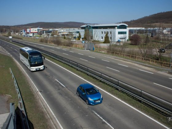 3100.hu Fotó: A Volánbusz egyik menetrendszerinti járata halad Salgótarján felől Vizslás-Újlak irányába a 21-es számú főúton