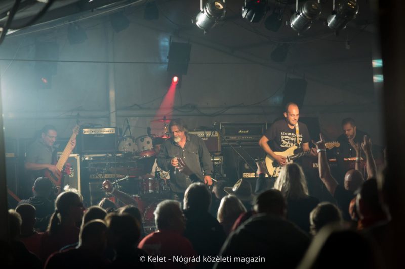 Szürkeállomány koncert a 2018-as salgóbányai rocktábort lezáró estén (Archív fotó: Kelet-Nógrád közéleti magazin | Facebook)