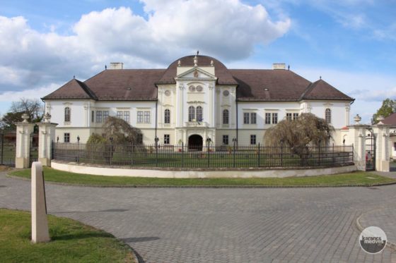A szécsényi Kubinyi Ferenc Múzeumnak otthont adó Forgách-kastély (karancs-medves.info fotó: Kéri István)