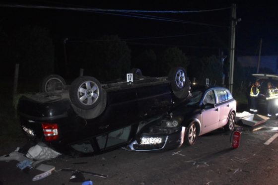 A mohorai balesetben az egyik autó a másik tetején állt meg. (Fotó: Nógrád Megyei Rendőr-főkapitányság)