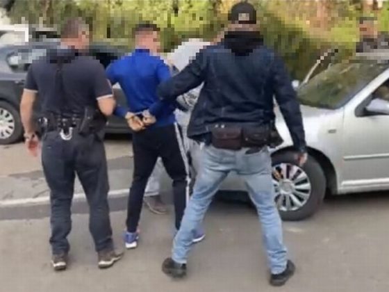 A rendőrök őrizetbe vették a salgótarjáni dílert, majd letartóztatására is előterjesztést tettek. (Fotó: Nógrád Megyei Rendőr-főkapitányság)