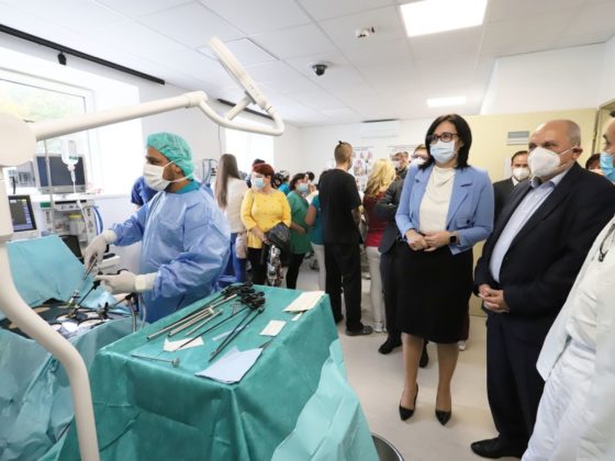 A szakmai napon bemutatták a Szent Lázár Megyei Kórházban működő skill labort (Fotó: Szent Lázár Megyei Kórház | Facebook)