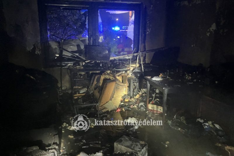 A pataki háztűzben két ember vesztette életét (Fotó: Nógrád Megyei Katasztrófavédelmi Igazgatóság)