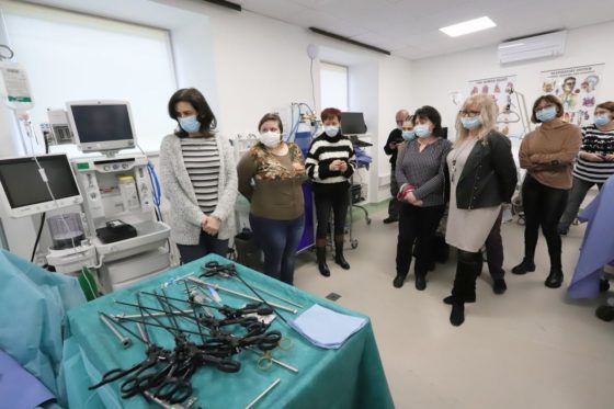 Pedagógusoknak mutatták be a Szent Lázár Vármegyei Kórház skill laborját (Fotó: Szent Lázár Vármegyei Kórház)
