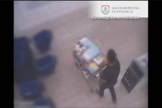 A férfi több mint 300 ezer forintnyi árut akart kitolni a bevásárlókocsival a salgótarjáni áruházból (Fotó: Nógrád Vármegyei Főügyészség)