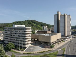 Drónnal készült felvételen a salgótarjáni városháza és a Dornyay Béla Múzeum 2023. június 1-jén (Fotó: MTI/Komka Péter)