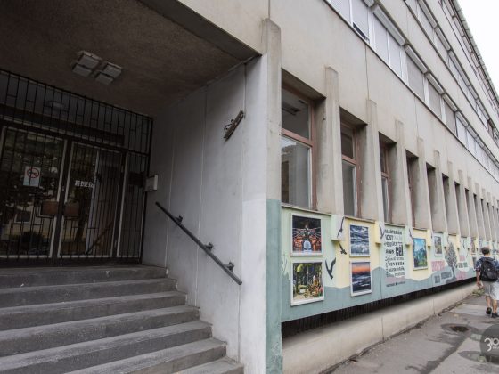 3100.hu Fotó: Az egykori salgótarjáni II. Rákóczi Ferenc Általános Iskola épülete 2023. augusztusának végén