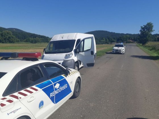 A rendőrök Felsőtold közelében állították meg a moldáv embercsempészt (Fotó: Nógrád Vármegyei Rendőr-főkapitányság)