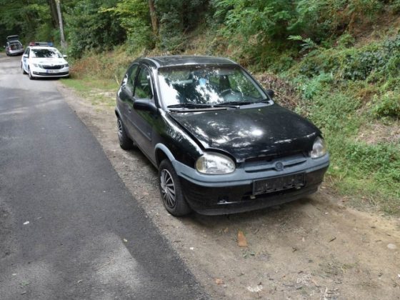 Az ellopott autót később ki is fosztották az elkövetők (Fotó: Nógrád Vármegyei Rendőr-főkapitányság)