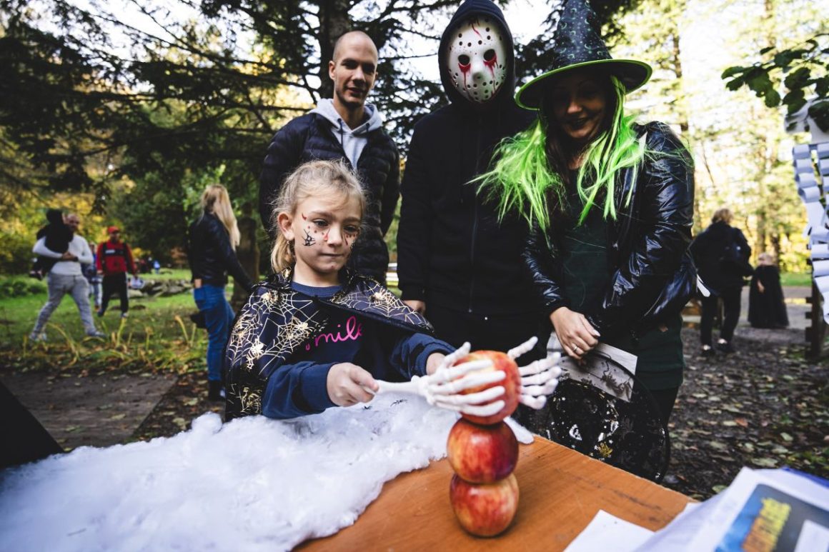 Rengeteg család látogatott el az Eresztvényben megrendezett Hello Halloweenra (Fotó: Salgótarjáni Rendezvény- és Médiaközpont)