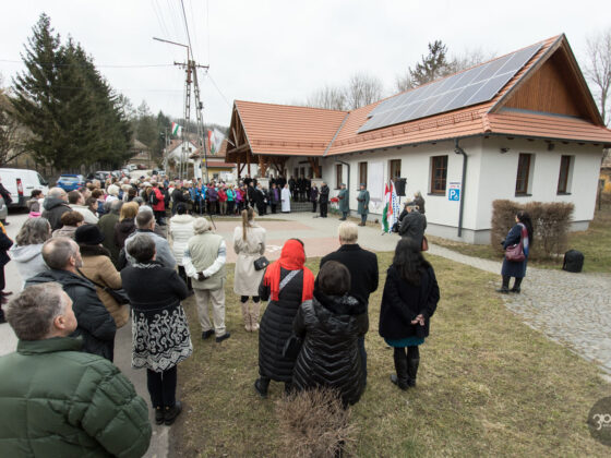 3100.hu Fotó: Domborművet avattak a hazatérés századik évfordulóján Somoskőújfaluban, a Hazatérés Emlékházánál 2024. február 15-én.