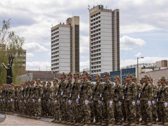 3100.hu Archív fotó: Egységes alapkiképzésen részt vevő katonák tettek esküt Salgótarjánban, 2023 áprilisában.