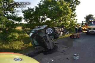 Felvétel a 2023 júniusában, Balassagyarmat mellett történt, halálos kimenetelű közlekedési baleset helyszíni szemléjéről (Fotó: Nógrád Vármegyei Rendőr-főkapitányság)