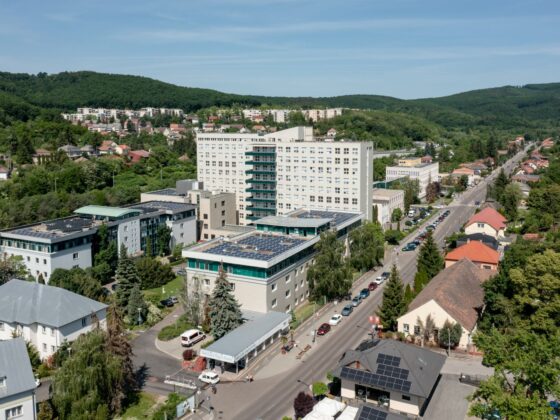 Drónnal készült felvételen a Nógrád Vármegyei Szent Lázár Kórház (3100.hu Fotó: Komka Péter)