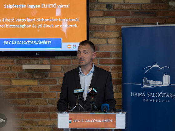 3100.hu Fotó: Kreicsi Bálint, a Fidesz, a KDNP és a Hajrá, Salgótarján! Egyesület polgármesterjelöltje városfejlesztési programját ismertető sajtótájékoztatóján