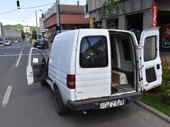 A Mátraverebélyből ellopott kocsit Salgótarján központjában állították meg a rendőrök (Fotó: Nógrád Vármegyei Rendőr-főkapitányság)