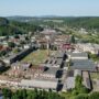 Az egykori salgótarjáni öblösüveggyár rozsdaövezete 2023 nyarán (3100.hu archív fotó: Komka Péter)
