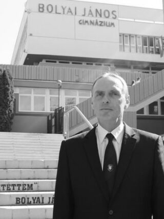 Pálfalvai Zoltán közel két évtizeden keresztül igazgatta a Salgótarjáni Bolyai János Gimnáziumot.