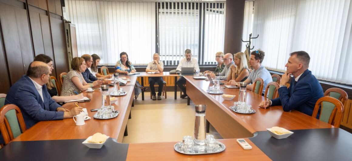 Folyamatosan zajlanak az egyeztetések a városközpont rehabilitációs tervének kidolgozásával megbízott csapat, a minisztérium és az önkormányzat között. (Fotó: Kreicsi Bálint | Facebook)