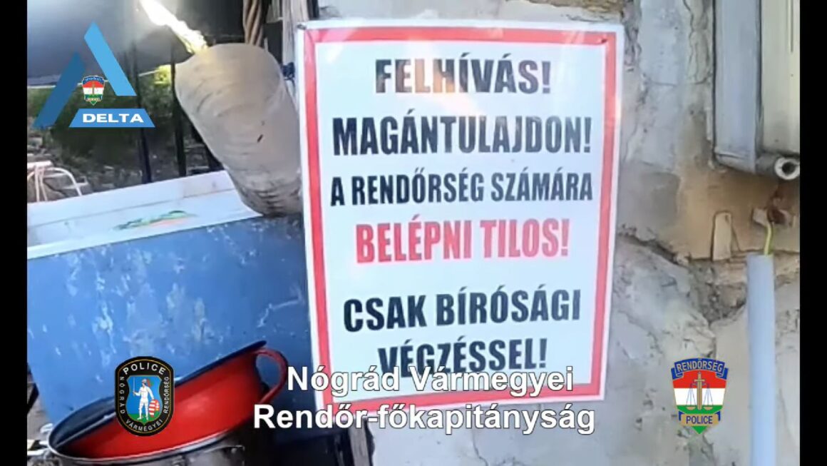 A házaspár otthonának falán elhelyezett tábla, mellyel a rendőröket próbálták eltántorítani - nem sok sikerrel (Fotó: Nógrád Vármegyei Rendőr-főkapitányság)