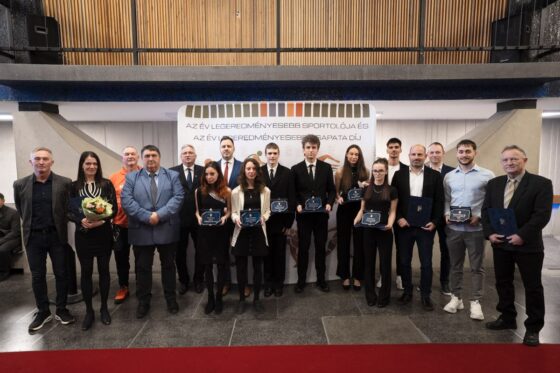 A 2024/2025-ös szezon, illetve a tavalyi év legeredményesebb salgótarjáni sportolóit, csapatát és edzőiket díjazták a József Attila Művelődési Központban, 2026. február 20-án. (Fotó: Salgótarjáni Rendezvény-, Média- és Művelődési Központ Nonprofit Kft. | Facebook)