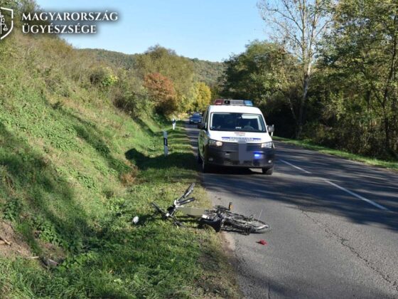 A sértett kerékpárja is megrongálódott a balesetben (Fotó: Nógrád Vármegyei Főügyészség)