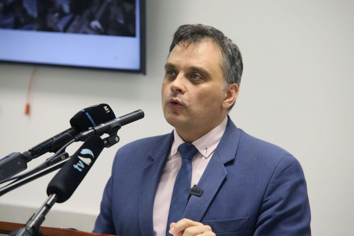 Latorcai Csaba közigazgatási és területfejlesztési miniszterhelyettes az invazív kardiológiai labor átadóján, 2026. április 2-án. (Fotó: Nógrád Vármegyei Szent Lázár Kórház | Facebook)