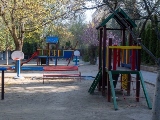 Egy 234 millió forintos projekt keretében újul meg a salgótarjáni Mackóvár Központi Óvoda udvara. (Fotó: Kreicsi Bálint | Facebook)