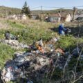 Salgótarján 16 pontján számolnak fel illegális hulladéklerakókat egy közfoglalkoztatási mintaprogram részeként, köztük van a képen látható Jónásch-telep is. (Fotó: Kreicsi Bálint | Facebook)