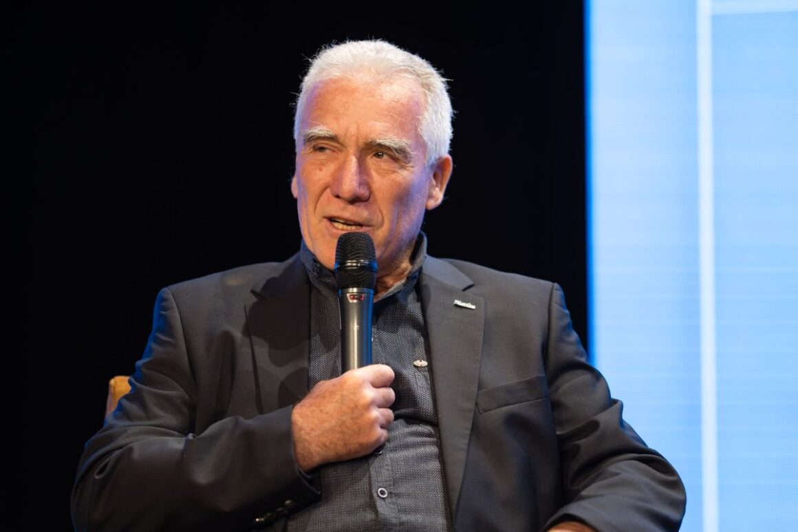 Ifj. Zenthe Ferenc a 2026. május 21-i sajtótájékoztatón. (Fotó: Zenthe Ferenc Színház | Facebook)