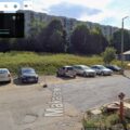 Mégsem épülnek garázsok a Makarenkó út elején lévő társasházzal szembeni területen (Fotó forrása: Google Maps)