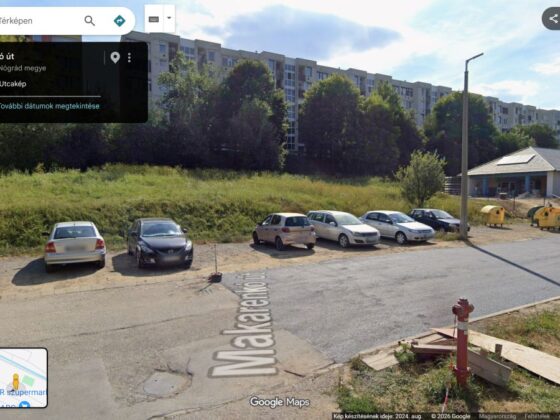 Mégsem épülnek garázsok a Makarenkó út elején lévő társasházzal szembeni területen (Fotó forrása: Google Maps)