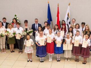 Országos versenyhelyezett diákokat és felkészítő tanáraikat díjazták Salgótarjánban, a Civil és Ifjúsági Házban rendezett ünnepségen, 2026. június 16-án. (Fotó: Fenyvesi Gábor | Facebook)