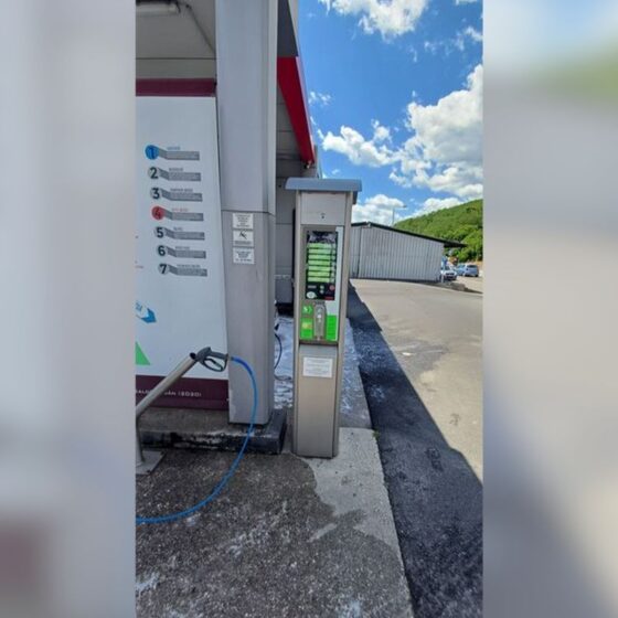 A 36 éves férfi egymillió forintos kárt okozott a salgótarjáni autómosó tulajdonosának a kezelőpanel megrongálásával. (Fotó forrása: Nógrád Vármegyei Rendőr-főkapitányság)