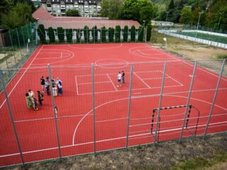 Átadták a SÁI Arany János Tagiskola 60 millió forintból megújult sportpályáját 2026. augusztus 27-én. (Fotó: Fenyvesi Gábor | Facebook)